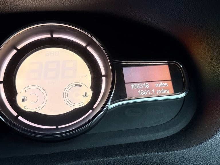 Renault, MEGANE, Hatchback, 2011, Manual, 1870 (cc), 5 doors