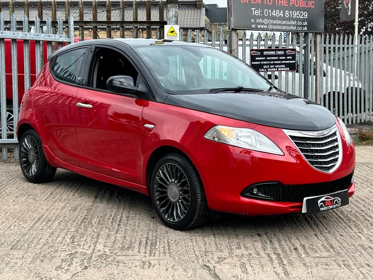 2012 Chrysler Ypsilon 1.2 Black and Red 5dr HATCHBACK PETROL Manual