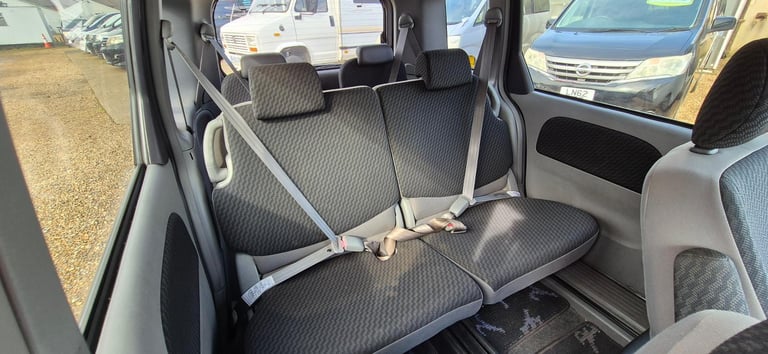 2007 Toyota Sienta PASSENGER SEAT WELCAB, 52,590 Miles, Petrol Autoc