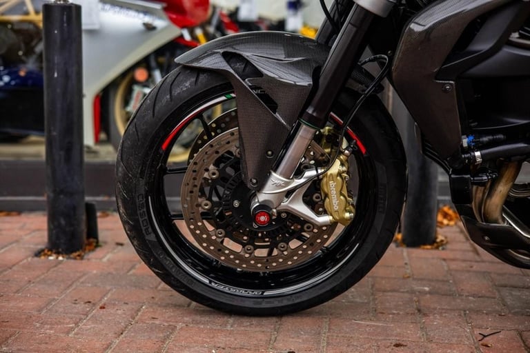 MV Agusta Brutale LOW MILES ! CARBON ! STUNNING