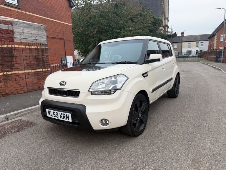 Kia, SOUL, Hatchback, 2010, Manual, 1582 (cc), 5 doors