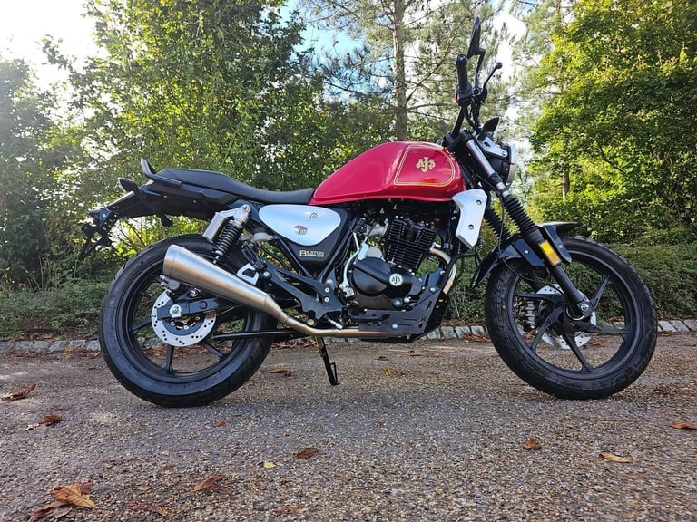 AJS BILSTON 125  2025 Petrol Manual in Red