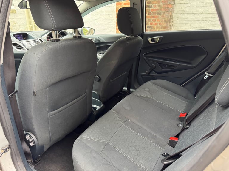 Ford, FIESTA, Hatchback, 2011, Manual, 1560 (cc), 5 doors