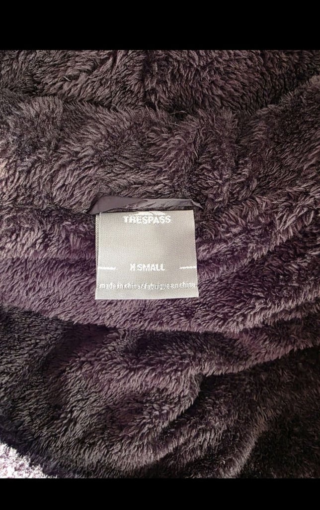 Trespass, Ladies Size: XS/Size: 8 Windproof & hood, Cold heat technology