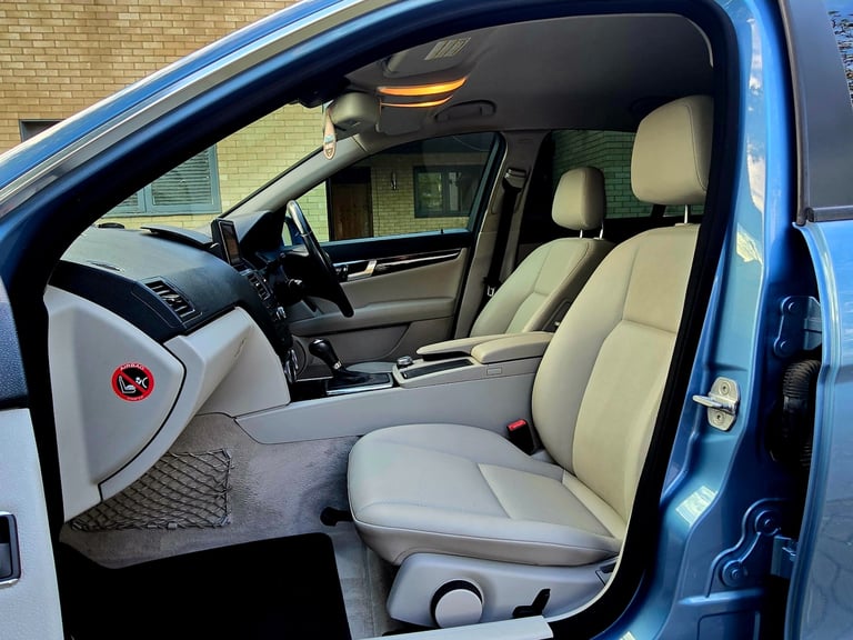 2010 Mercedes-Benz C Class C180 CGI BlueEFFICIENCY Executive LEATHER 90DAYS WARRANTY AUTO SALOON ...