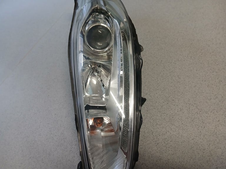 Ford Fiesta mk7 2014 model passenger side headlight 