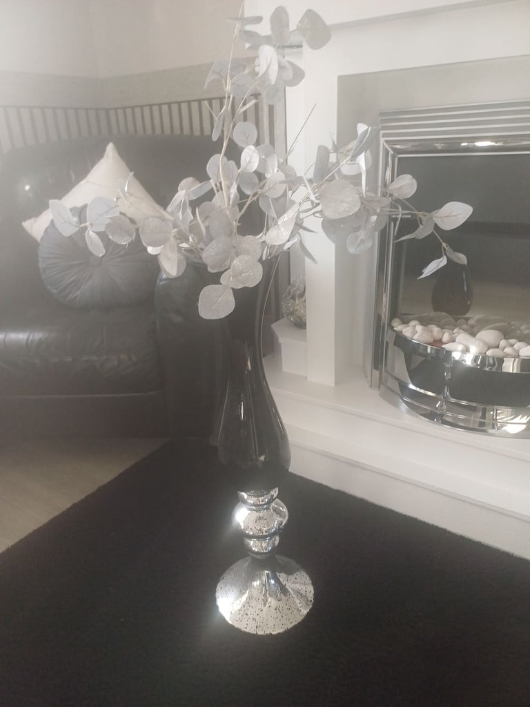 Fabulous LargeBlack Vase with Flowersc