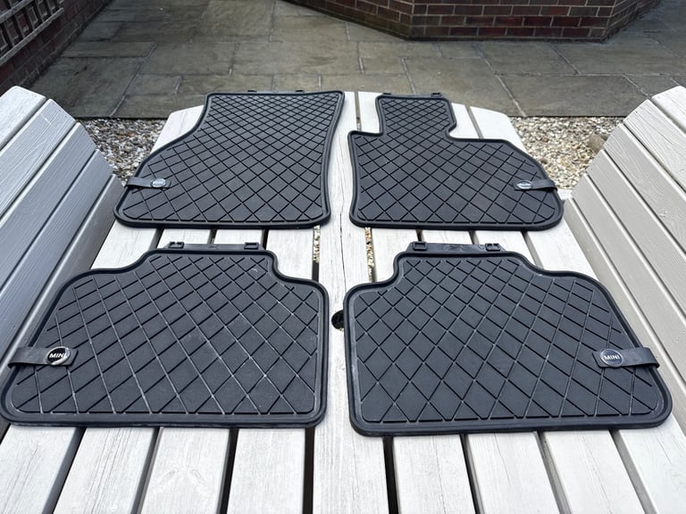 Mini Countryman Rubber Mat Set