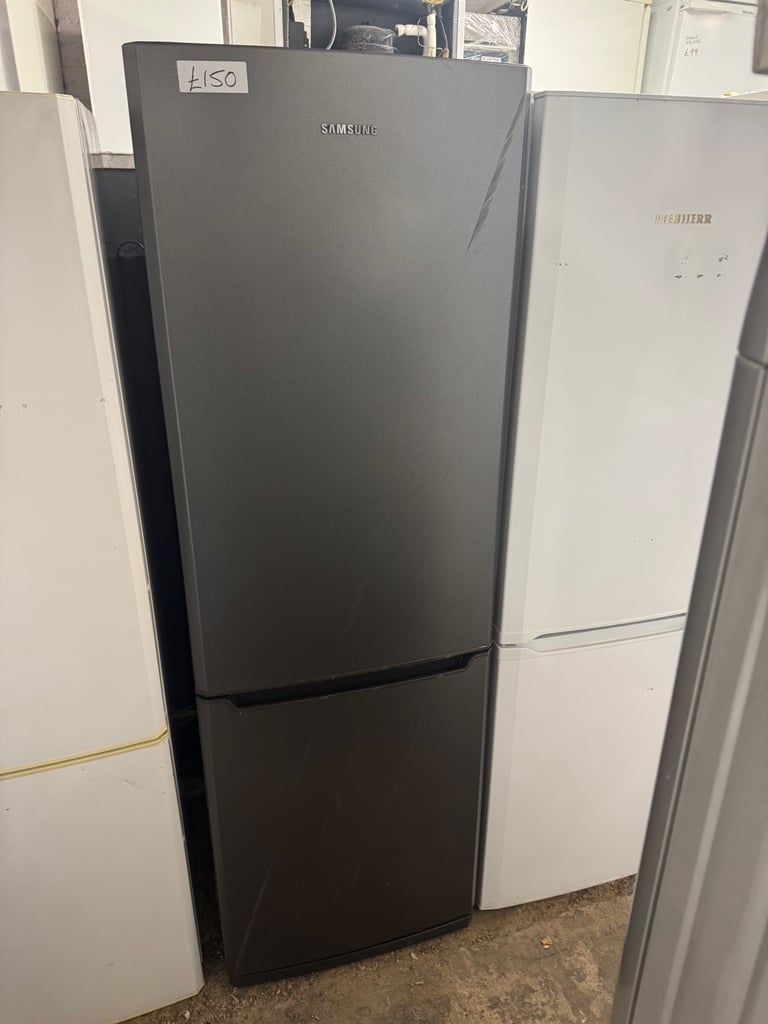 ✅✅Samsung grey frost free fridge freezer for £150 super fast delivery 