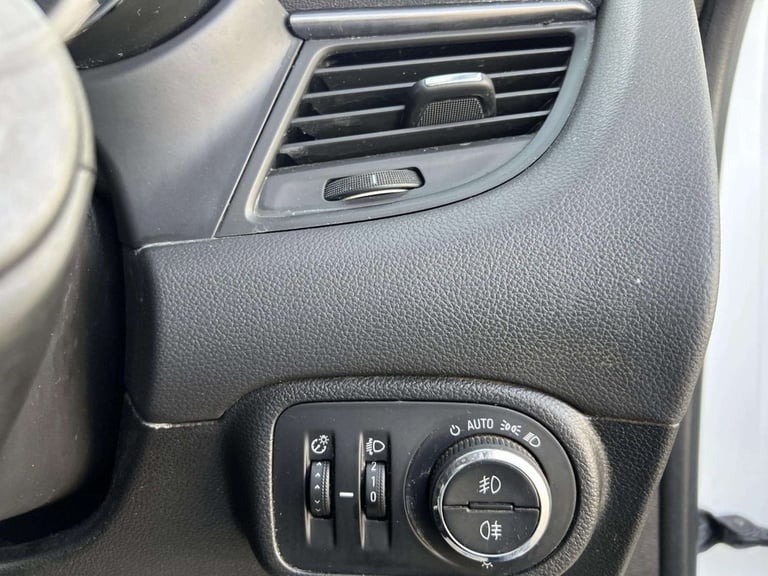 2016 Vauxhall Zafira 1.4T SE 5dr Auto MPV PETROL Automatic