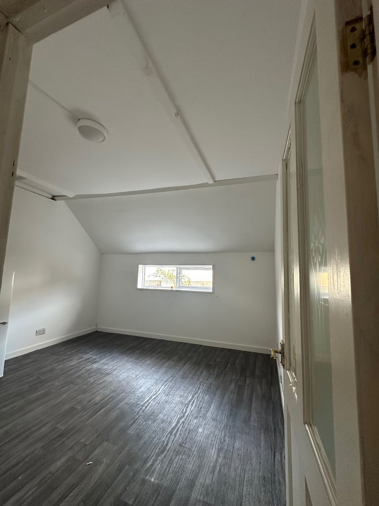 ALL BILLS INCLUDED, studio flat. St George, Bristol. 