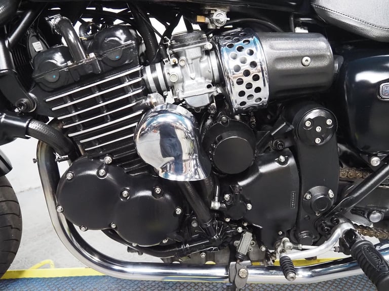 Triumph Thunderbird Sport 900 triple ,fantastic classic naked roadster 