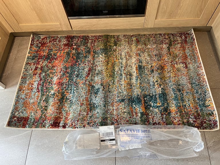 image for Brand new rug 150x100