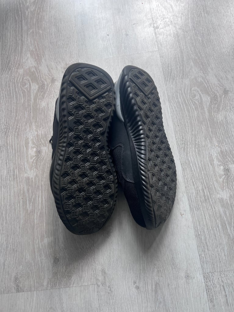 Safety shoes