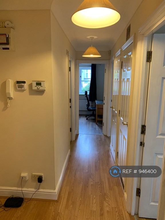 2 bedroom flat in Clevedon House, Oxford, OX3 (2 bed) (#946400)