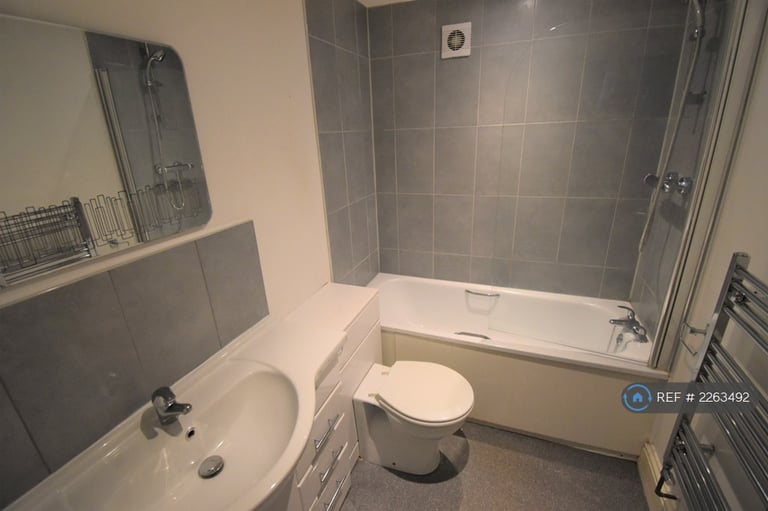 7 bedroom house in Addington Road, Reading, RG1 (7 bed) (#2263492)