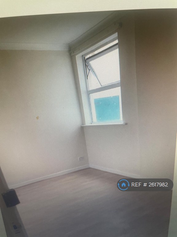 1 bedroom flat in Worthing Road, Portsmouth, PO5 (1 bed) (#2617982)
