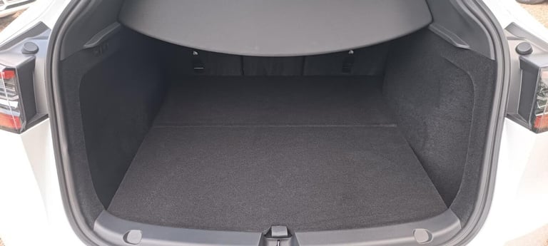 2024 Tesla Model Y Long Range Auto RWD 5dr MPV Electric Automatic