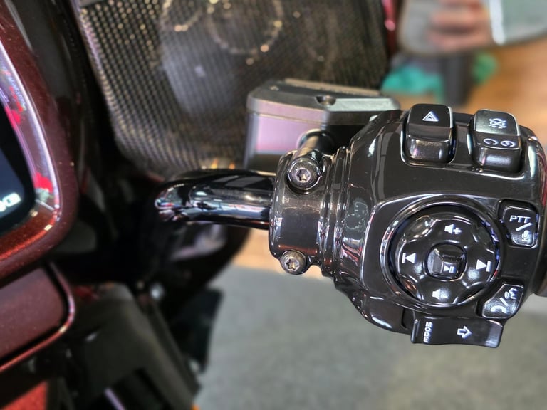 2025 HARLEY-DAVIDSON STREET GLIDE CVO FLHXSE 1982cc 121 650 MILE'S BAGGER