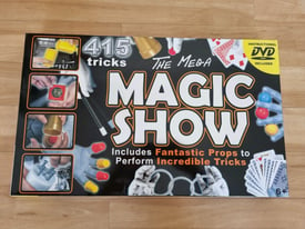 Brand New The Mega Magic Show Kit - 415 Tricks