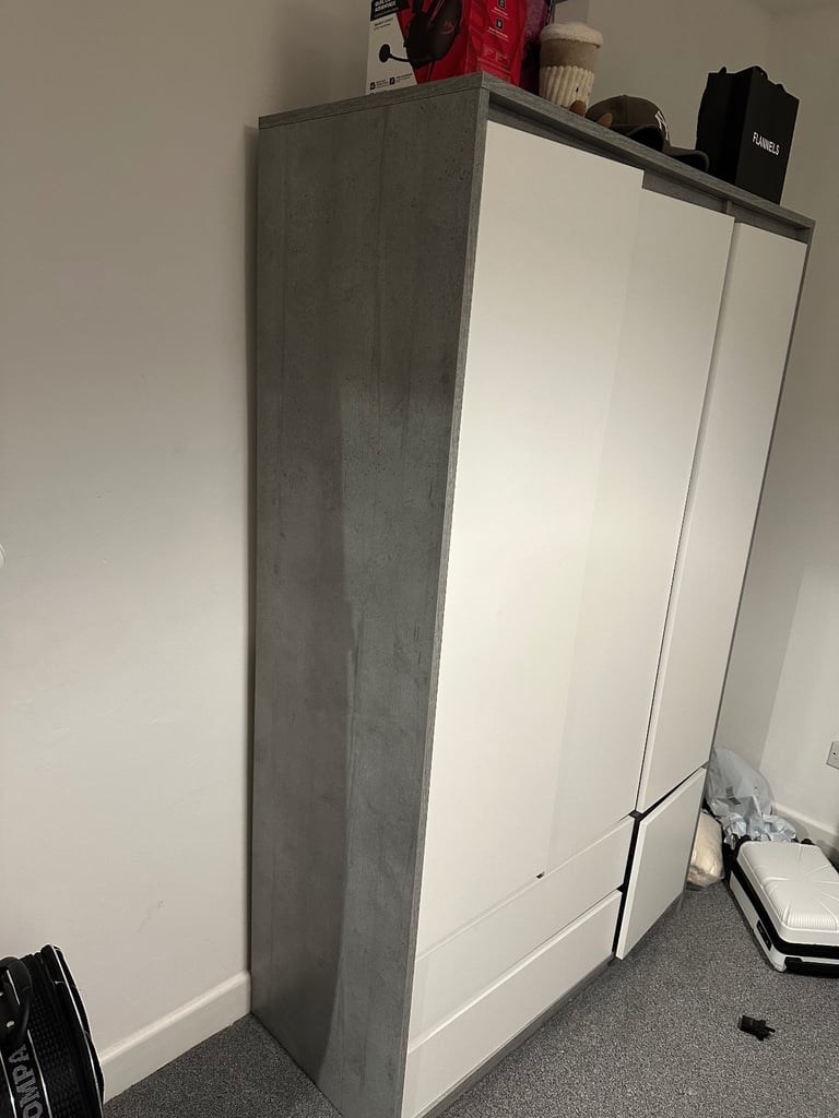 Wardrobe 