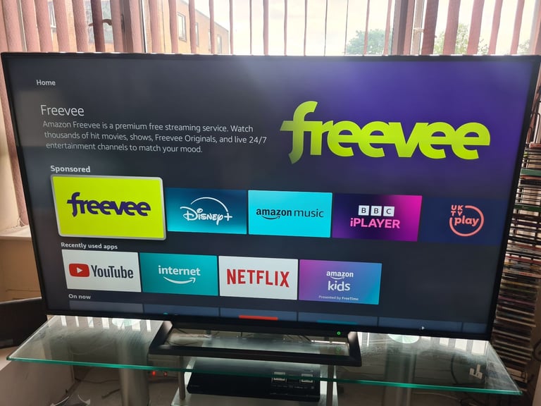 TOSHIBA 65 INCH SMART 4K UHD HDR LED FIRE TV WITH WIFI, FREEVIEW & FREESAT HD 