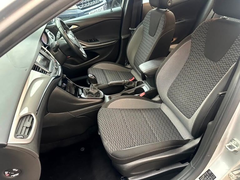 Vauxhall Astra SRI -6 SPEED, ONLY 66159 MILES, LANE ASSIST, REAR PARKING SENSORS