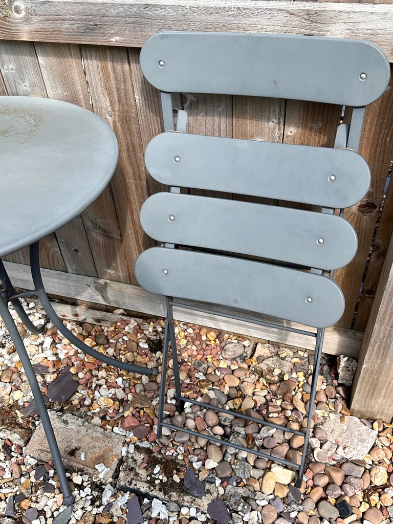 Metal Outdoor Bistro Table With 2 Chairs