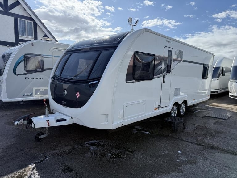image for 2020 SWIFT Challenger x835 4 Berth fixed island bed