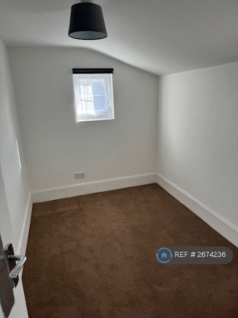 3 bedroom flat in The Mall, Faversham, ME13 (3 bed) (#2674236)