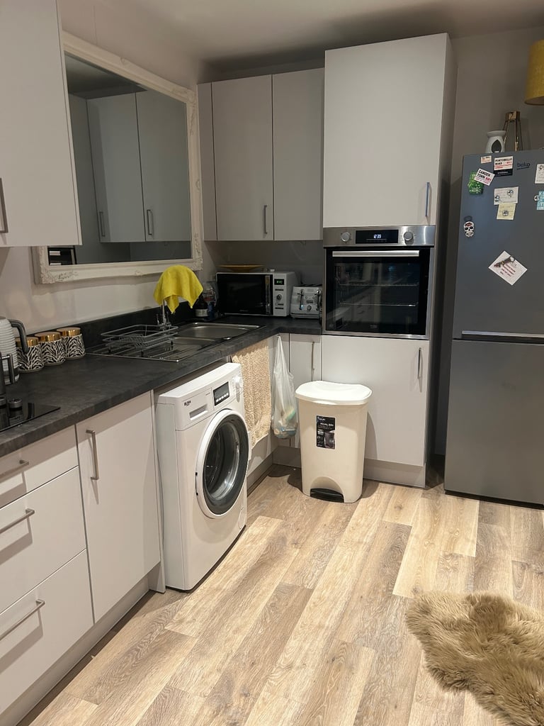 Westminster 1 bed with large terrace 