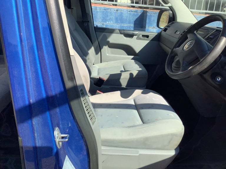 2007 Volkswagen Transporter Shuttle 2.5TDI PD 130PS SE Minibus Tip Auto MPV Diesel Automatic