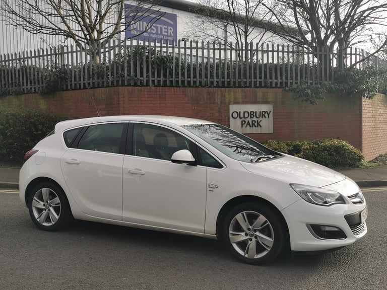 2015 Vauxhall Astra 1.4i 16V SRi 5dr HATCHBACK Petrol Manual