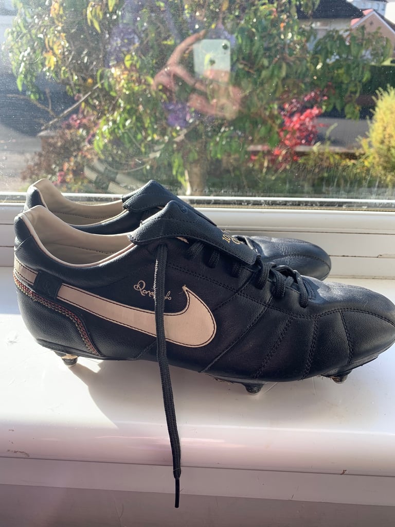image for Nike Ronaldinho 10 boots