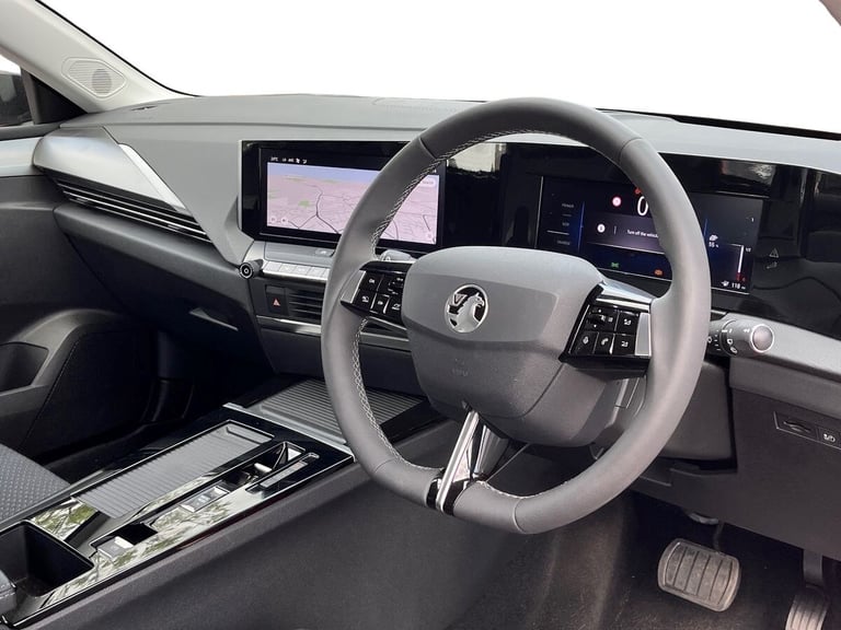  Vauxhall Astra Electric 54kwh Design Hatchback 5dr Electric Auto 156 Ps