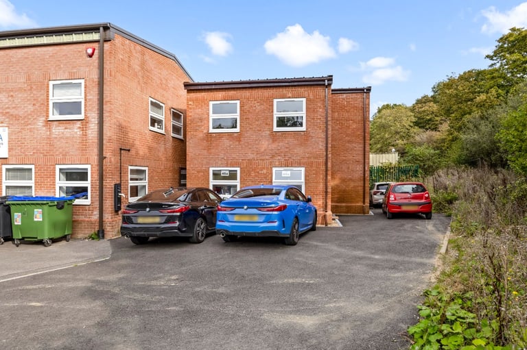 First-Floor Office to Rent in Henfield – £400 pcm (All-Inclusive)