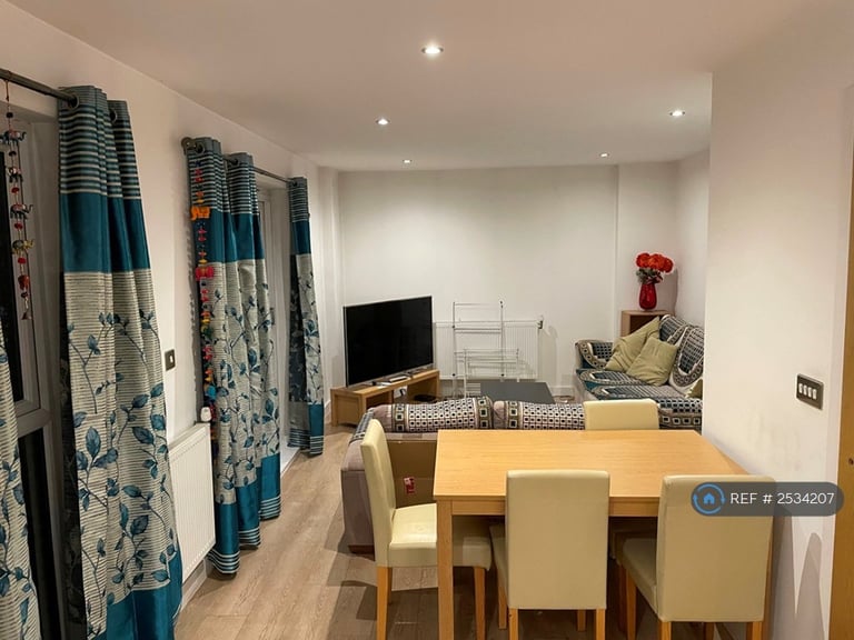 2 bedroom flat in Priory Court, Romford, RM7 (2 bed) (#2534207)