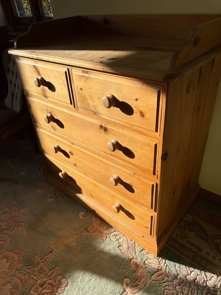SOLID PINE CHEST OF DRAWERS