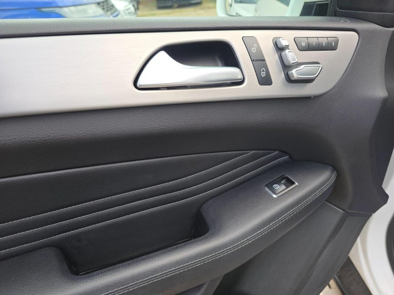 MERCEDES-BENZ GLE CLASS 3.0 GLE350d V6 AMG Line (Premium) G-Tronic 4MATIC Euro