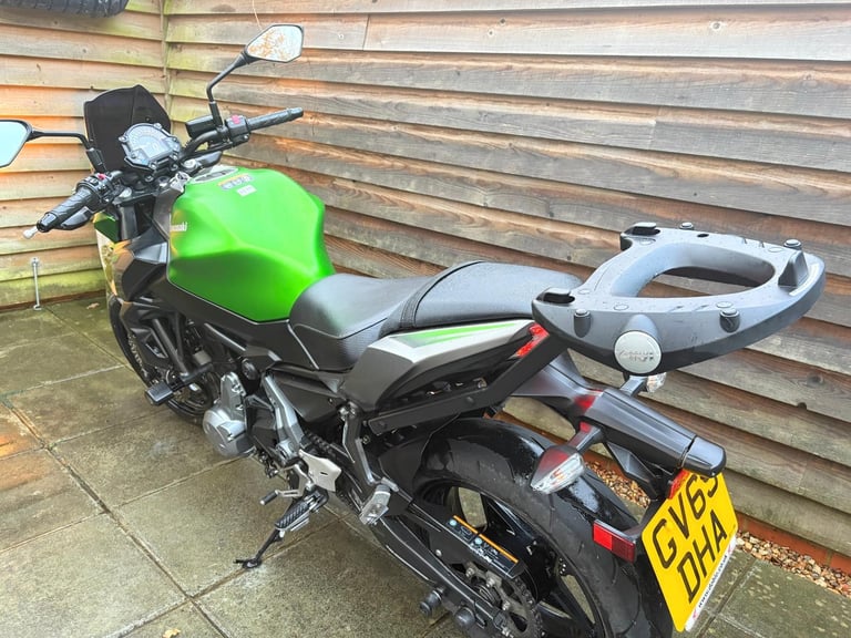 2019 / 69 Kawasaki Z650ABS £4500 Green 3291 miles. 
