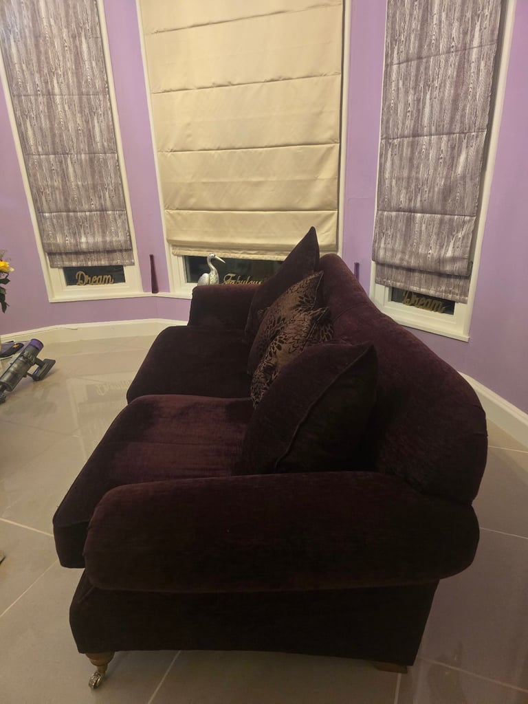 4 seater suite and snuggle chair