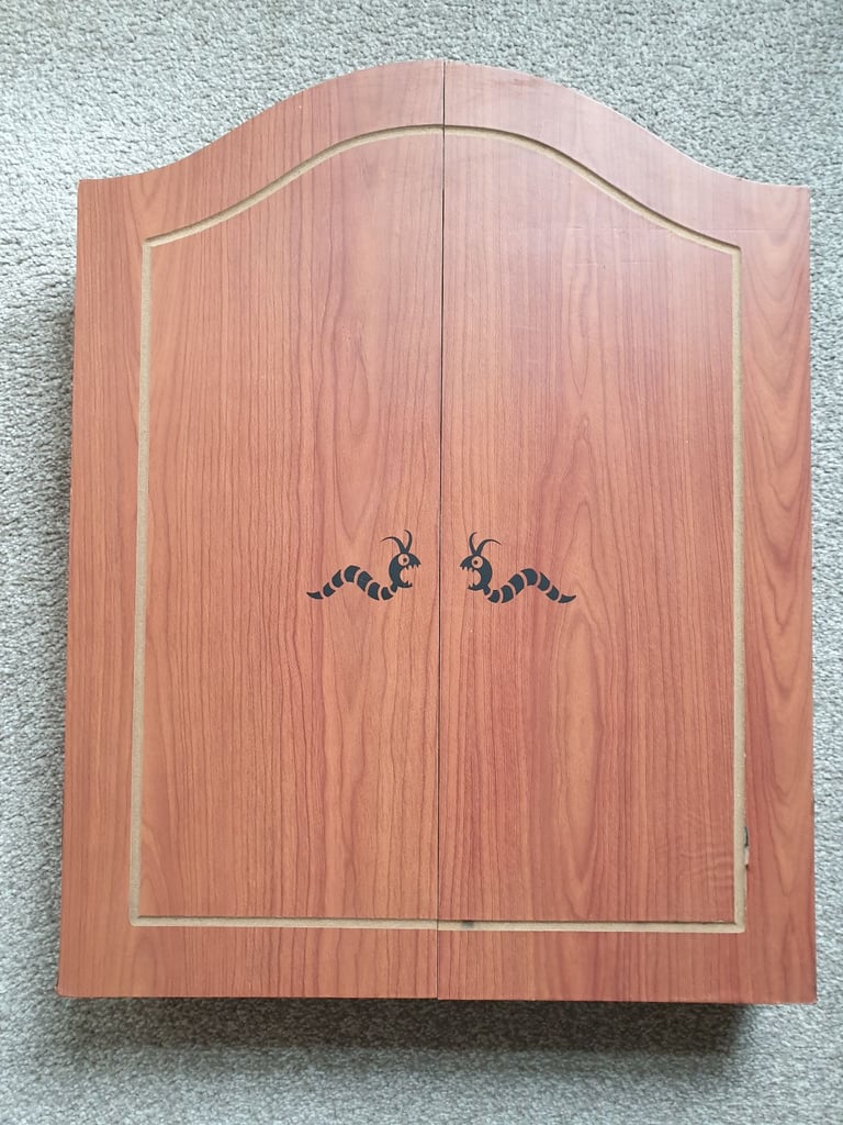 NEW Unicorn Dartboard, Cabinet & 2 Sets of Darts 
