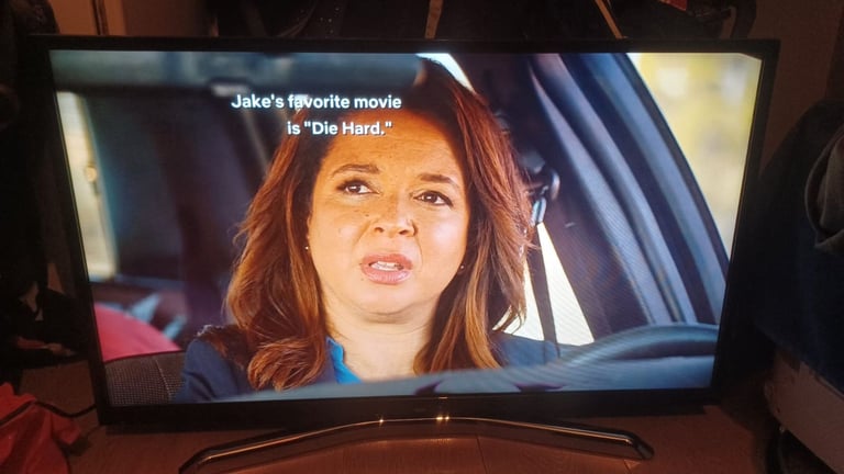 FREE DELIVERY excellent 39 BUSH LED SMART TV HDR HD ready Freeveiw channels inbuilt 