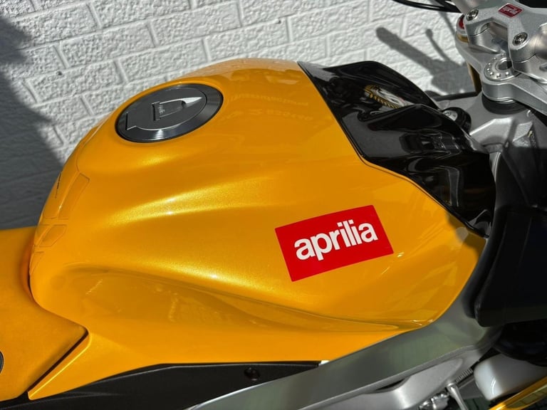 2012 Aprilia Tuono 1100 V4 999 R APRC
