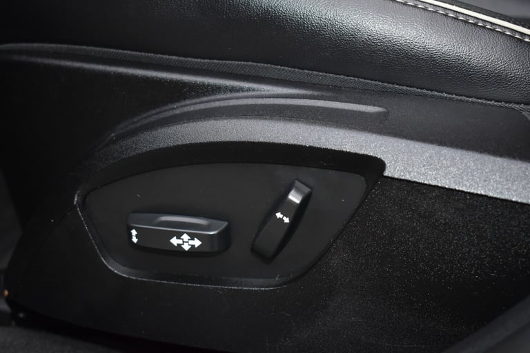 2014 Volvo V40 D4 R DESIGN Lux Nav 5dr Geartronic HATCHBACK Diesel Automatic