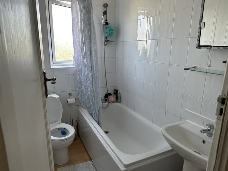 Double Room - Penge West Station