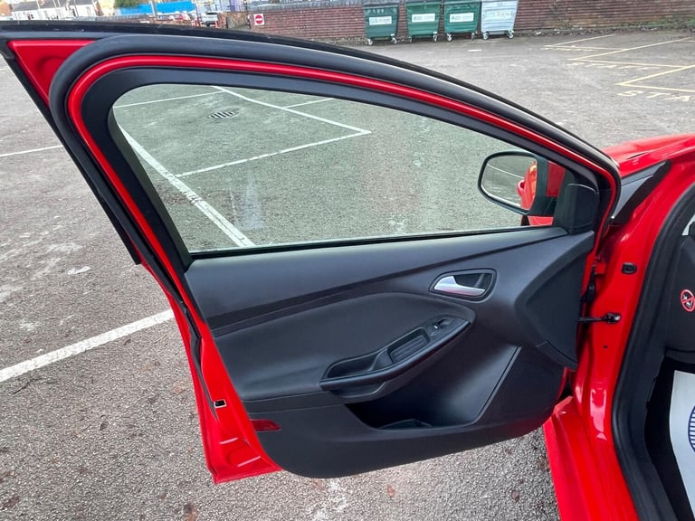 2014 Ford Focus 1.0T EcoBoost Zetec S Euro 5 (s/s) 5dr HATCHBACK Petrol Manual
