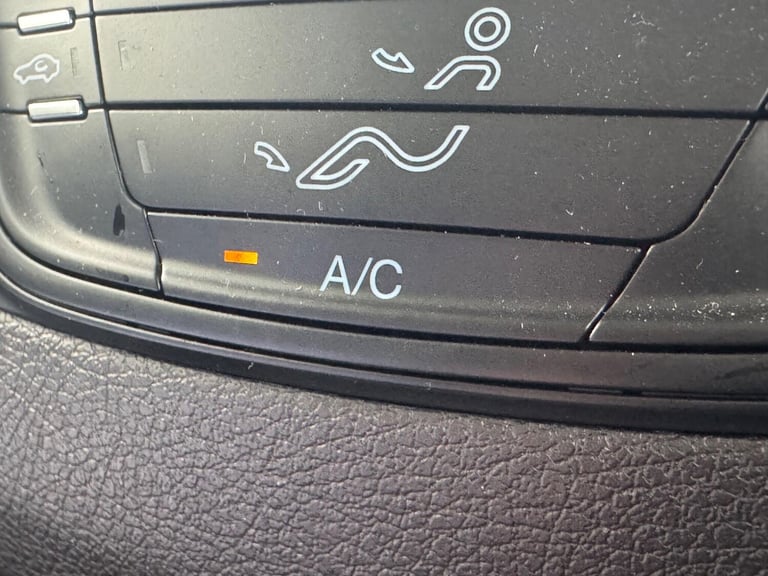 2022 Ford Transit Courier 1.0 EcoBoost Limited L1 Euro 6 5dr PANEL VAN Petrol Manual