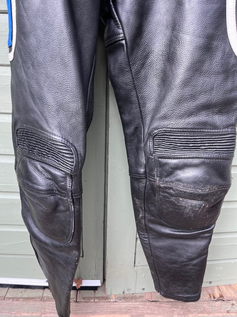 Icon Sport Leather Motor Cycle two piece Suit Men’s Size L  Very Good Condition