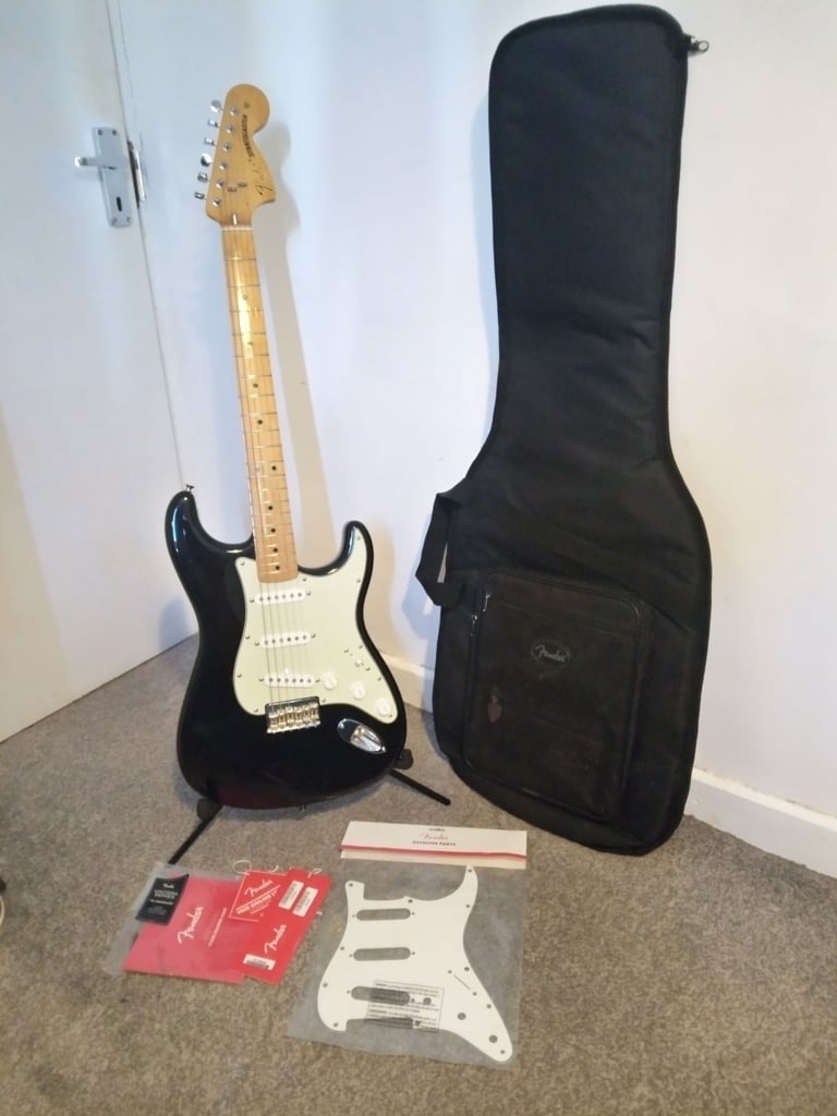 Fender Vintera '70s Limited Edition Hardtail Stratocaster/Strat (black/mint)